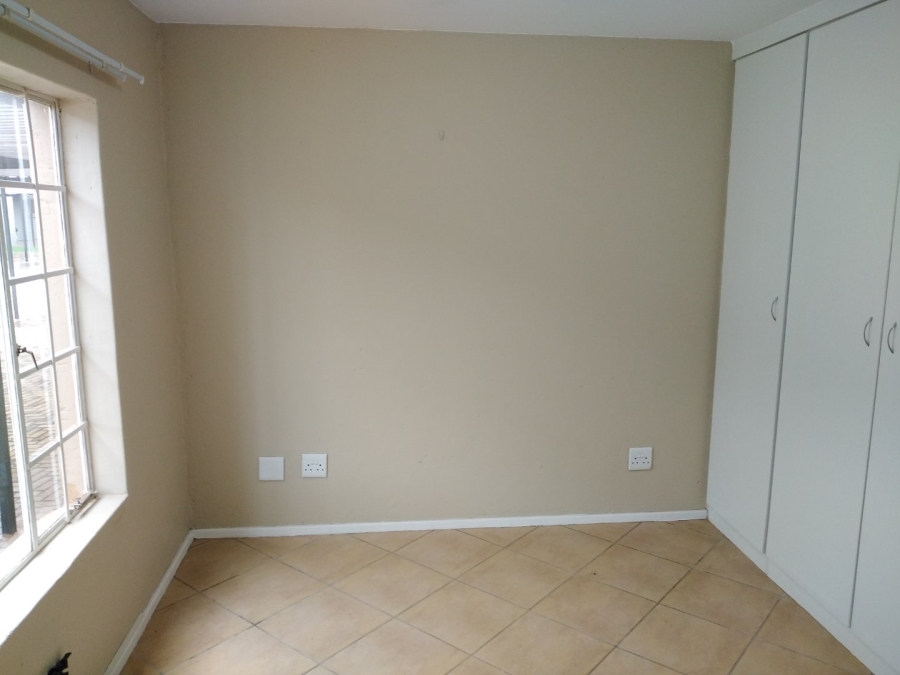 To Let  Bedroom Property for Rent in Van Der Hoff Park North West